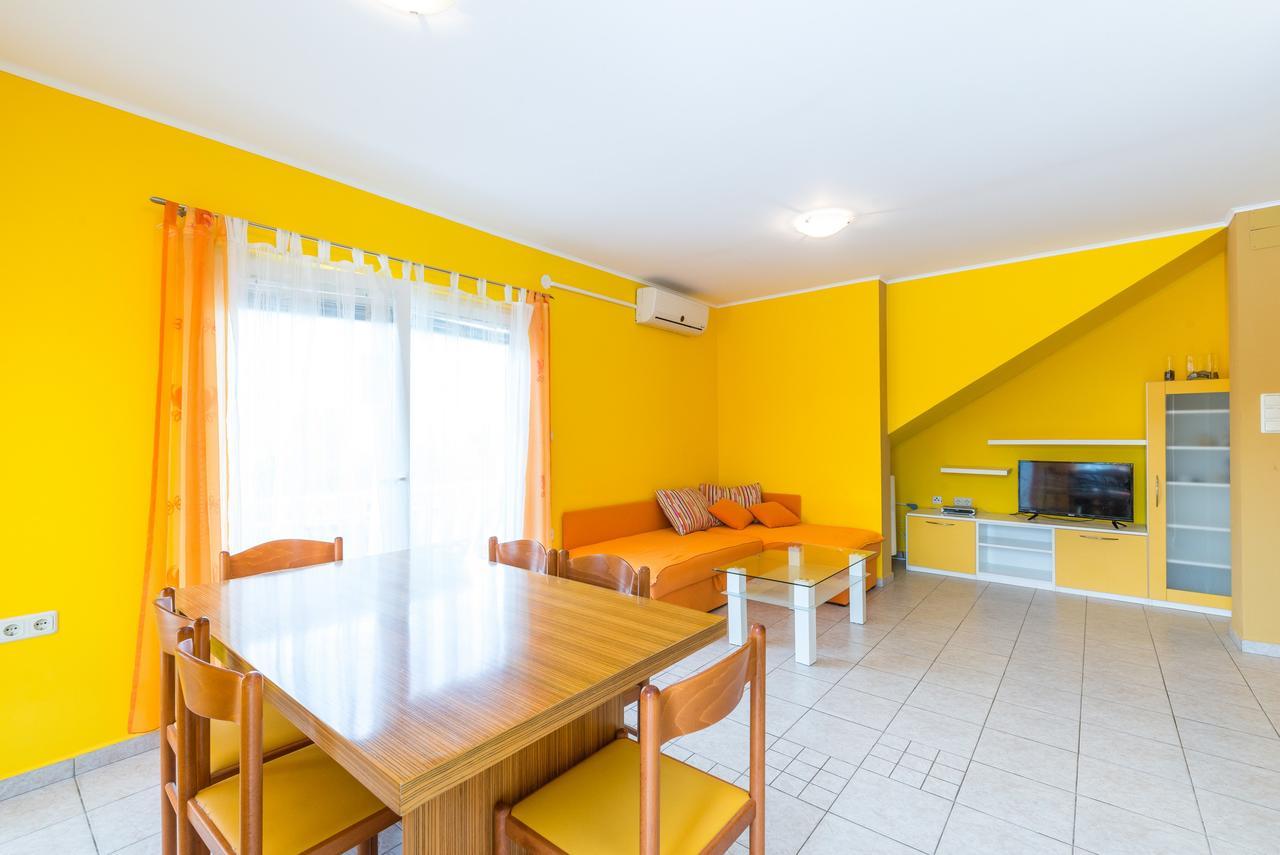 Apartments Mahnet Вир Екстериор снимка