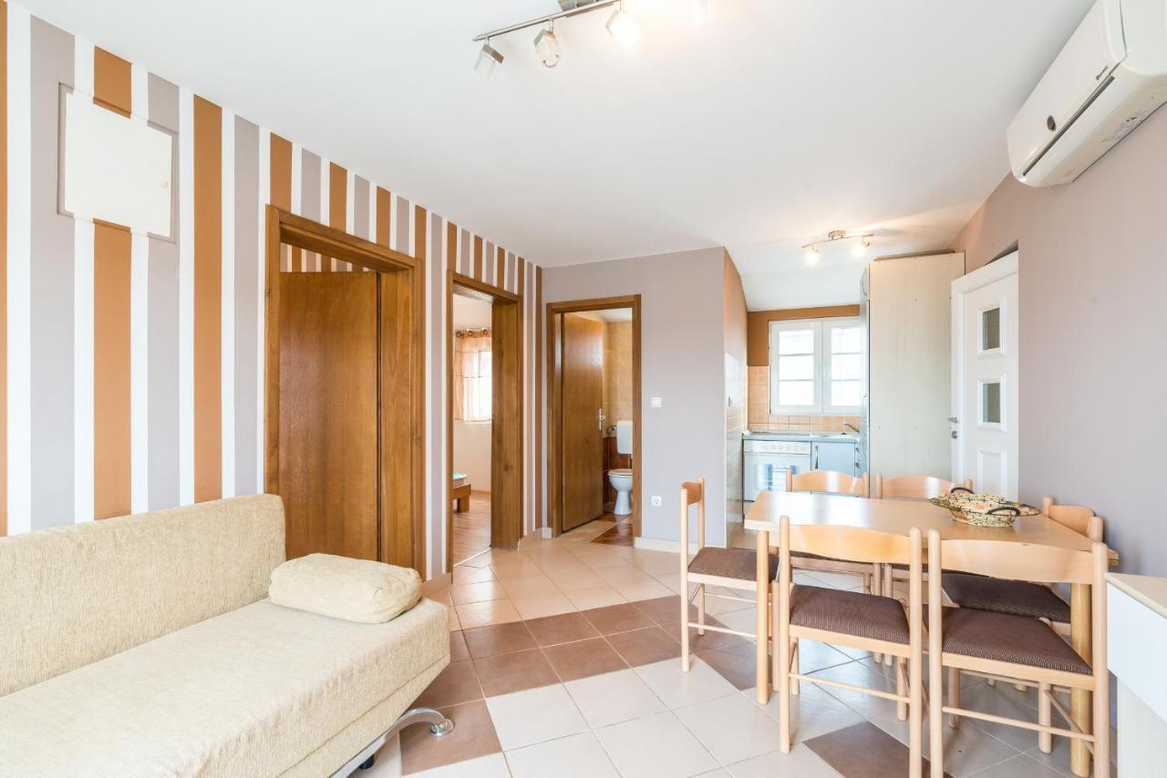 Apartments Mahnet Вир Стая снимка