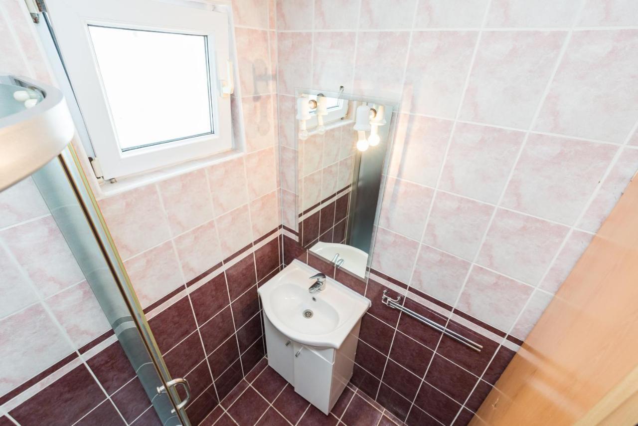 Apartments Mahnet Вир Стая снимка