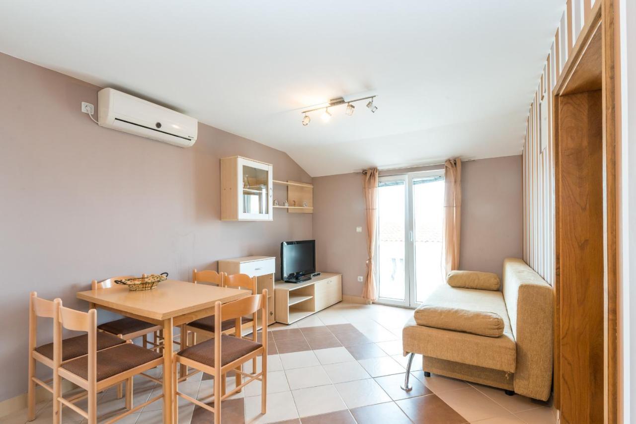 Apartments Mahnet Вир Стая снимка
