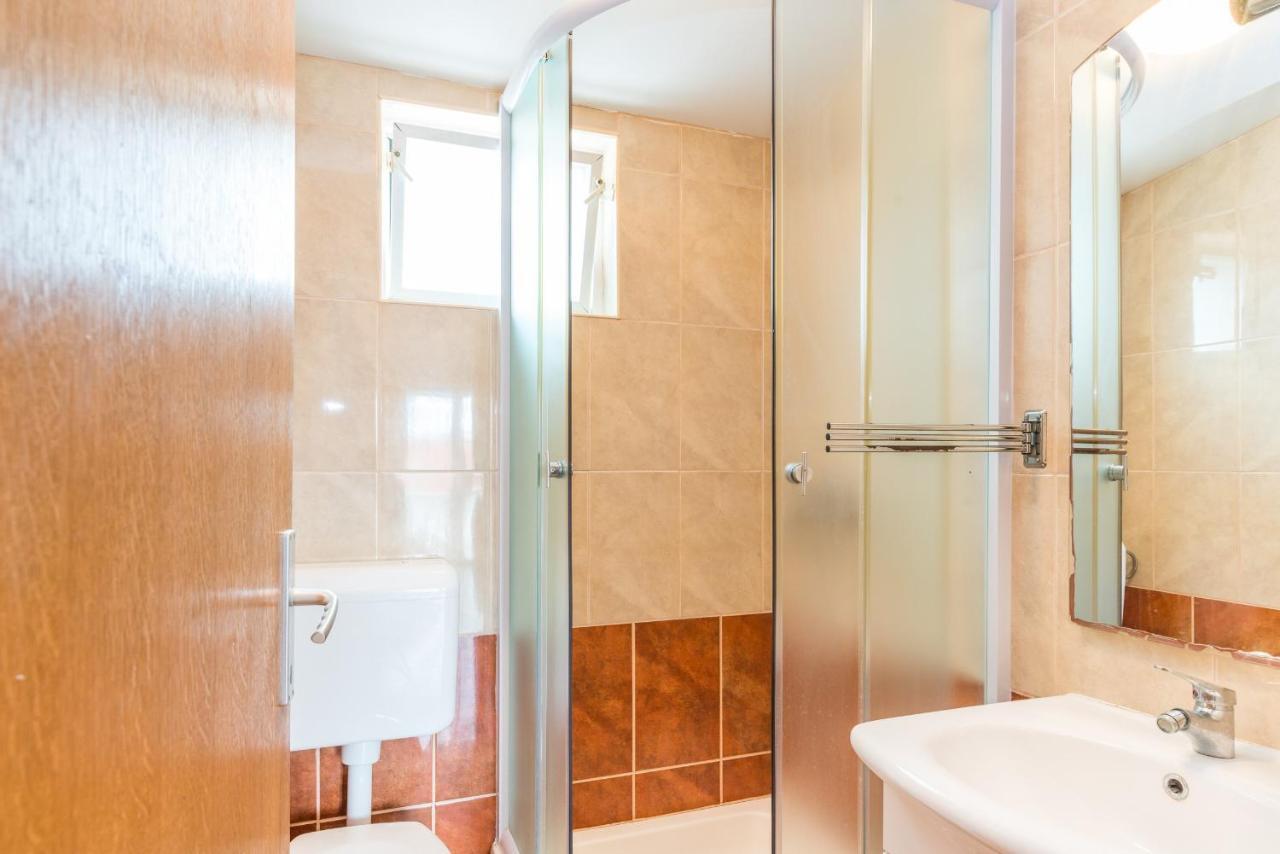 Apartments Mahnet Вир Стая снимка