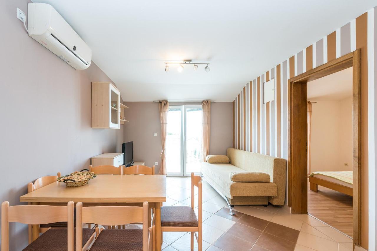 Apartments Mahnet Вир Стая снимка